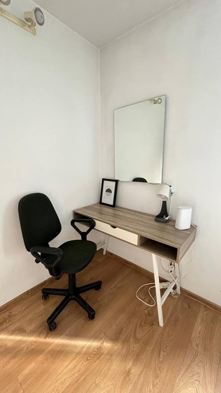 Comfy, Nice And Small Room In 크라쿠프 외부 사진