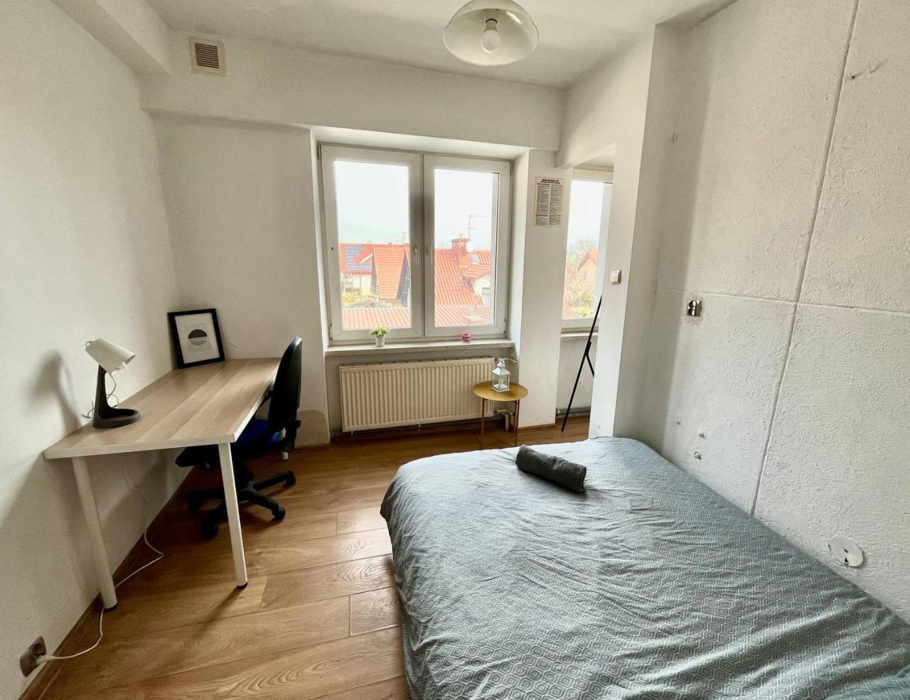 Comfy, Nice And Small Room In 크라쿠프 외부 사진