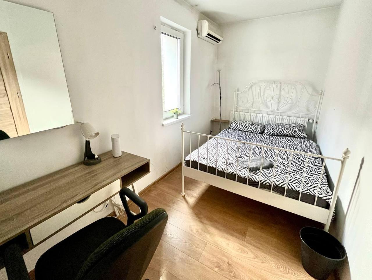 Comfy, Nice And Small Room In 크라쿠프 외부 사진